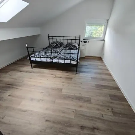 Mobilierte Dachgeschosswohnung